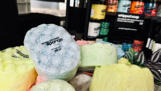 Travel Light: Holiday‑Proof Scents