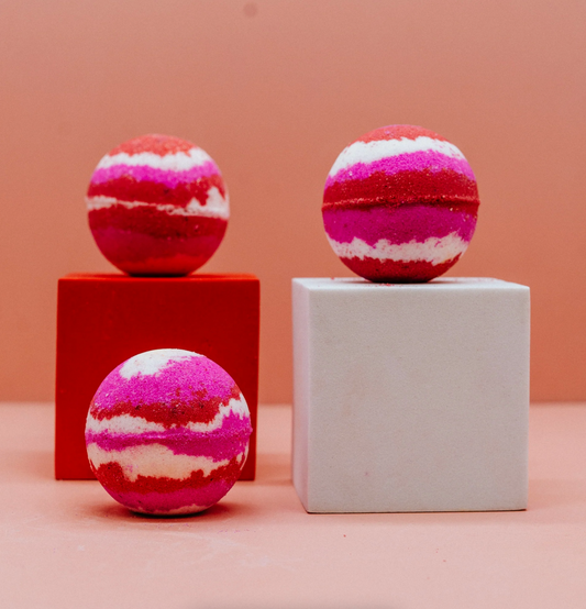 Strawberry Creme - Bath Bomb image 0
