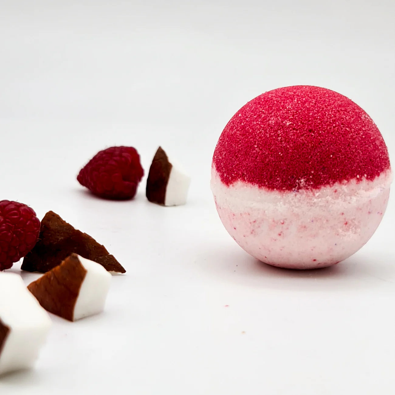 Coconut Water & Raspberry - 180g Bath Bomb